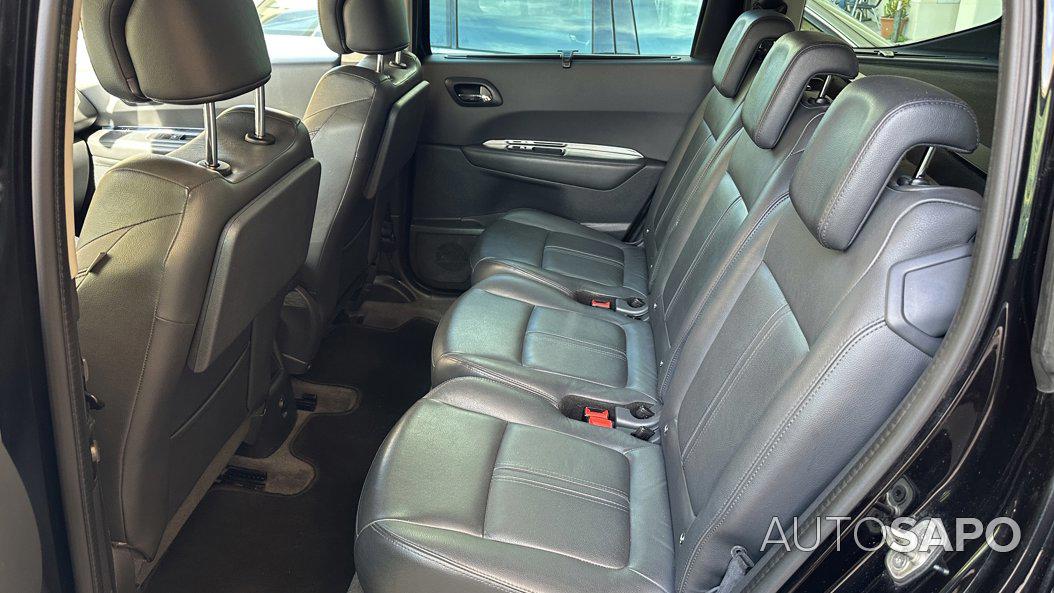 Peugeot 5008 2.0 HDi 7L Allure J17 de 2015