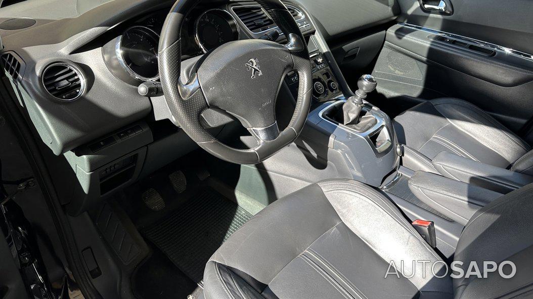 Peugeot 5008 2.0 HDi 7L Allure J17 de 2015