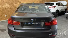BMW Série 3 320 d Auto Line Sport de 2012