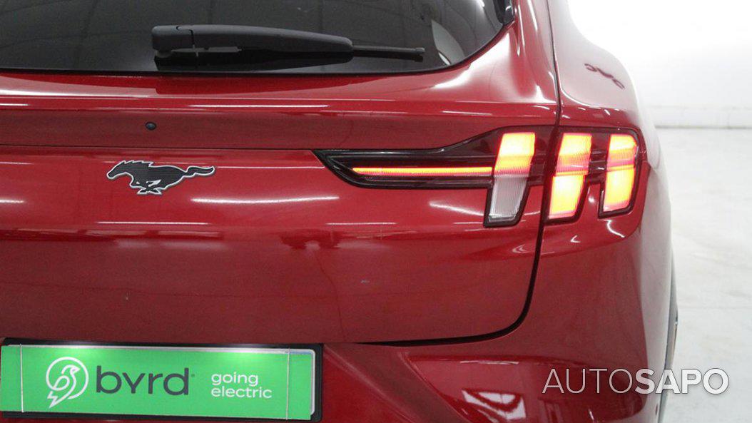 Ford Mustang Mach-E de 2021