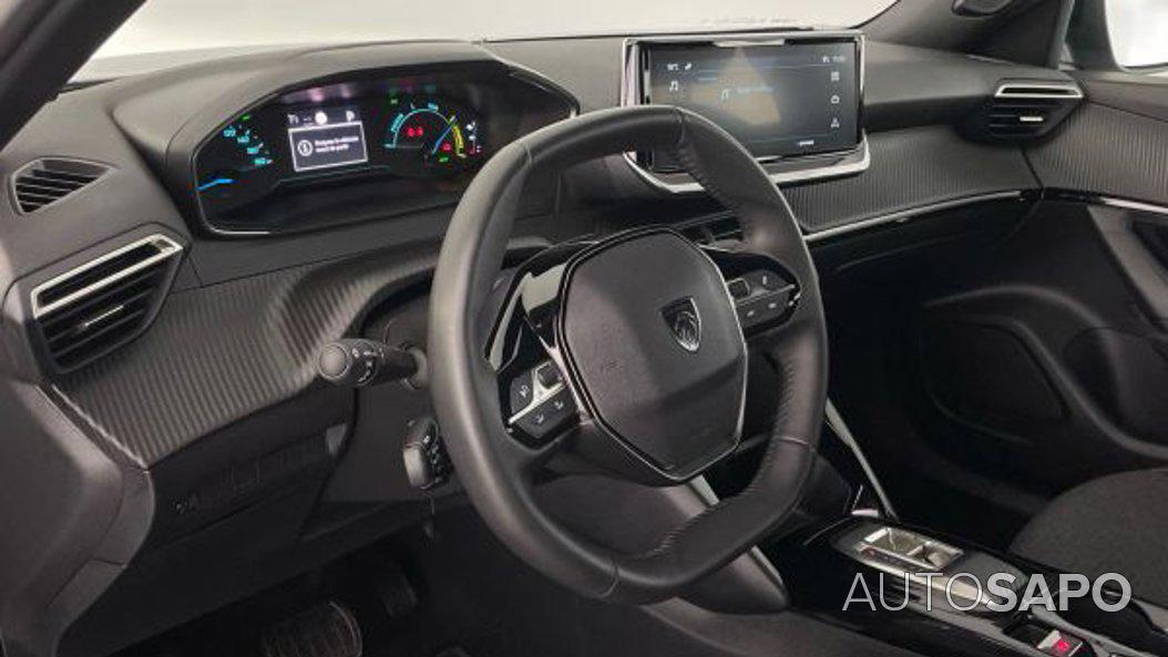 Peugeot e-2008 Active de 2025