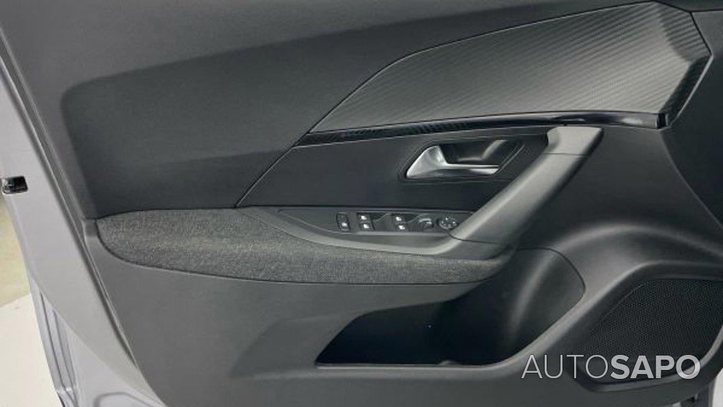 Peugeot e-2008 Active de 2025