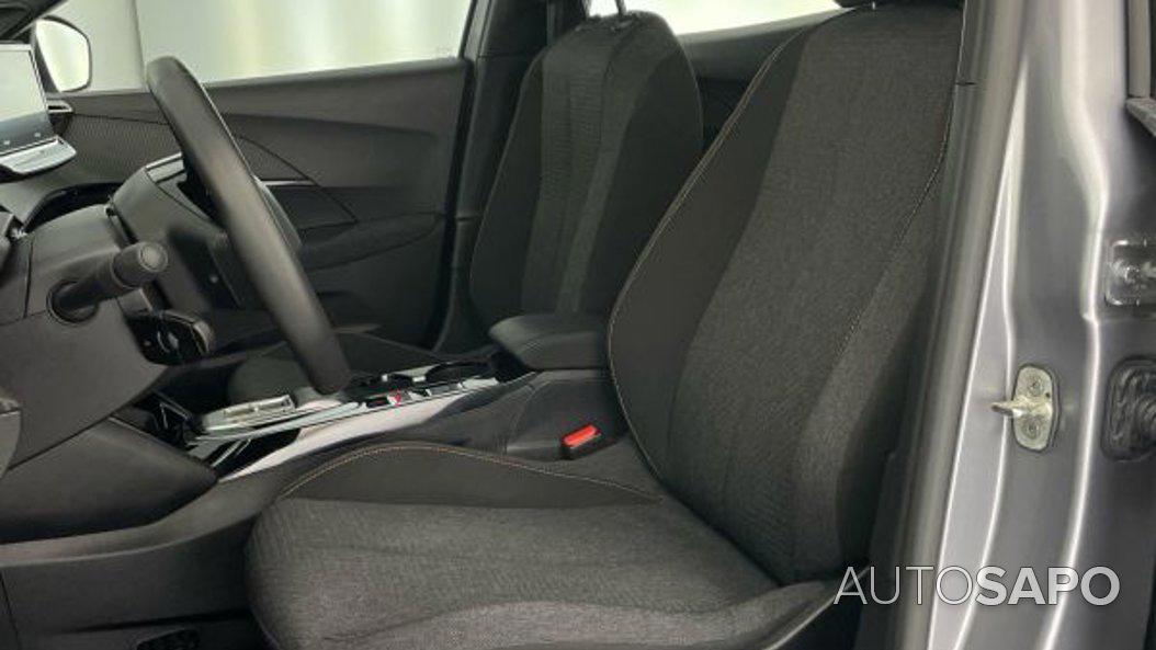 Peugeot e-2008 Active de 2025