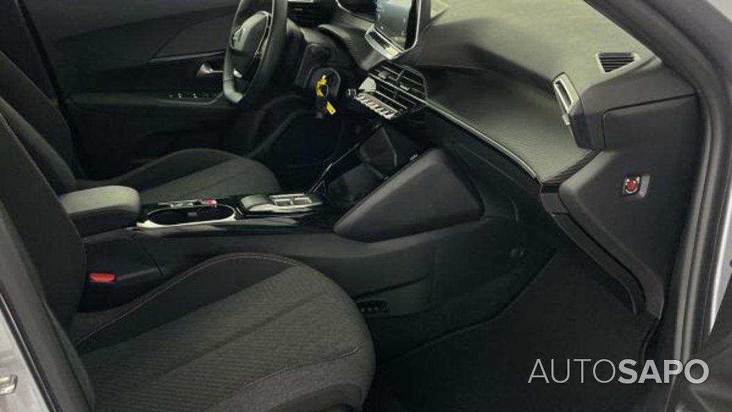 Peugeot e-2008 Active de 2025