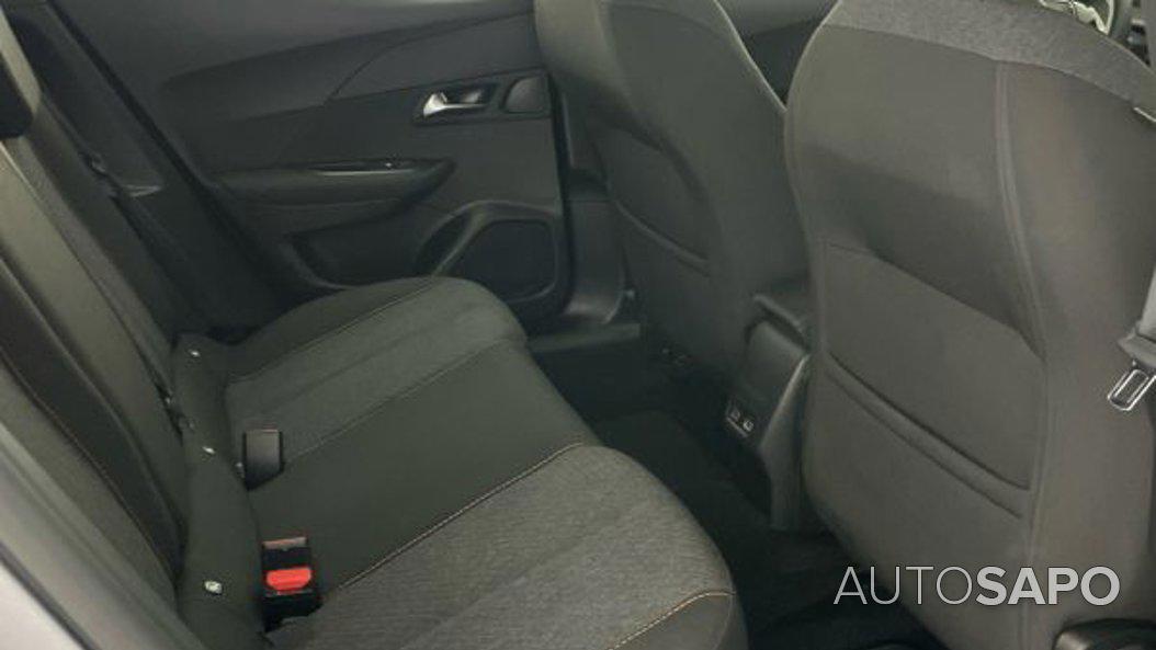 Peugeot e-2008 Active de 2025