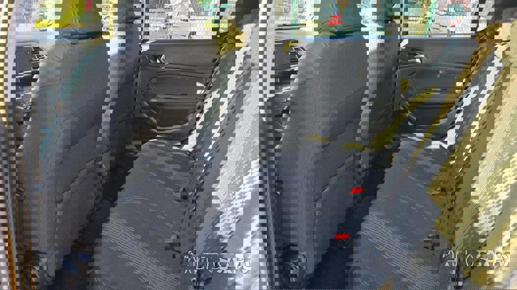 Peugeot 308 1.2 PureTech Allure EAT8 de 2020