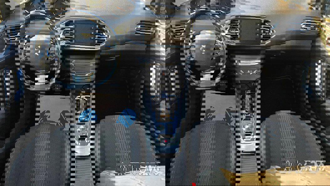 Peugeot 308 1.2 PureTech Allure EAT8 de 2020