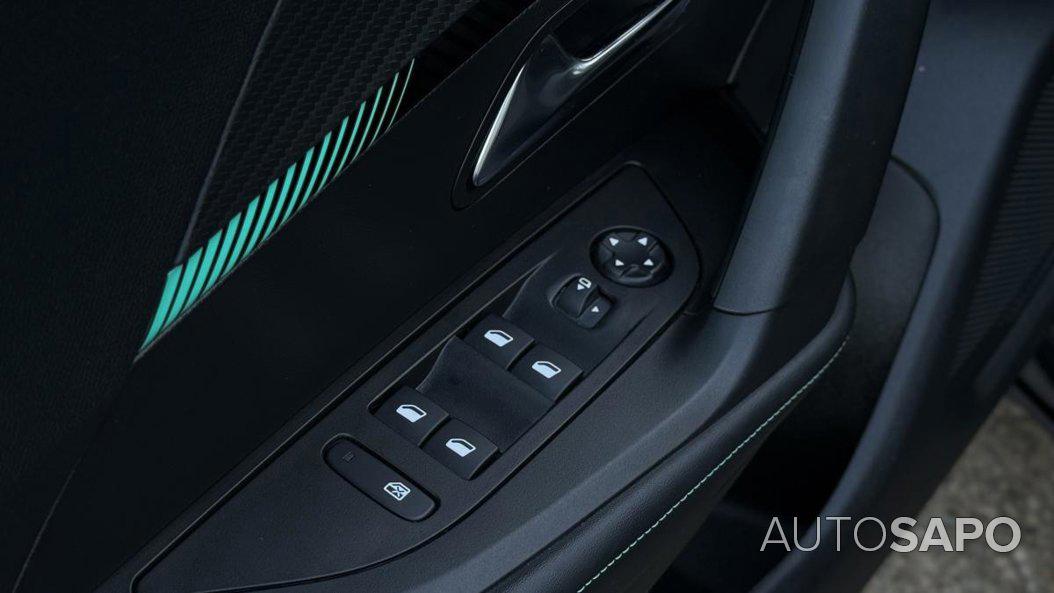 Peugeot e-2008 de 2023