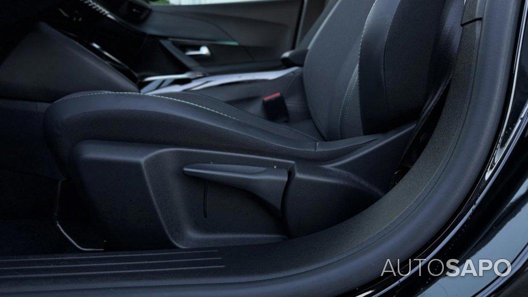 Peugeot e-2008 de 2023