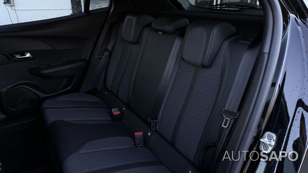 Peugeot e-2008 de 2023