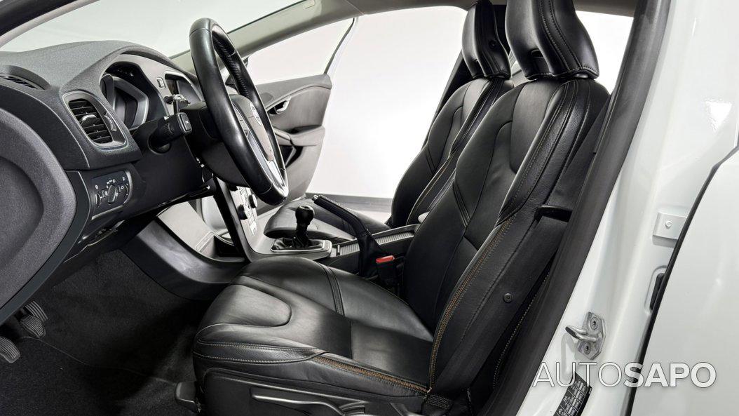 Volvo V40 Cross Country 1.6 D2 Momentum de 2014