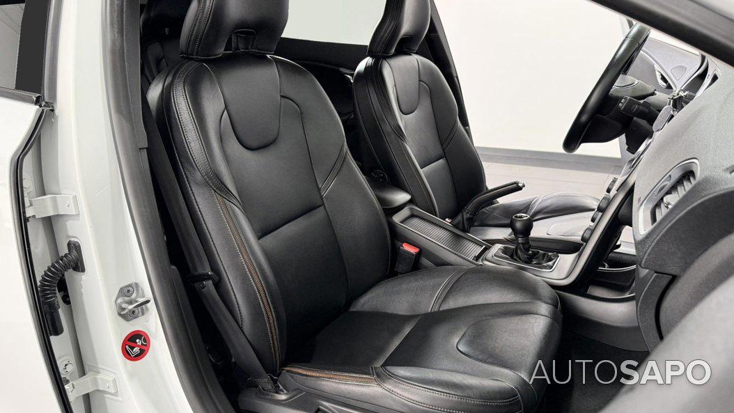 Volvo V40 Cross Country 1.6 D2 Momentum de 2014