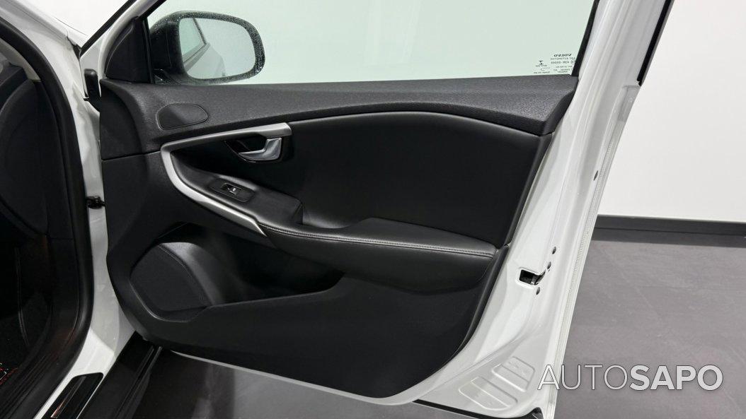 Volvo V40 Cross Country 1.6 D2 Momentum de 2014