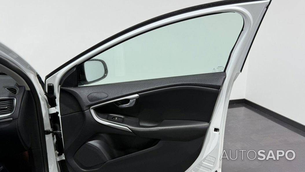 Volvo V40 Cross Country 1.6 D2 Momentum de 2014