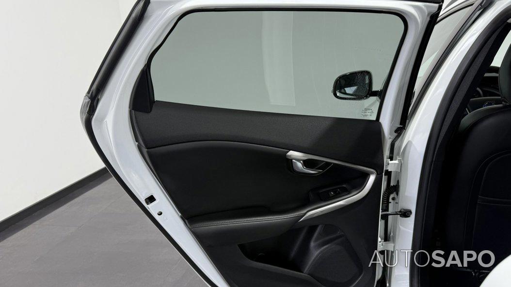 Volvo V40 Cross Country 1.6 D2 Momentum de 2014