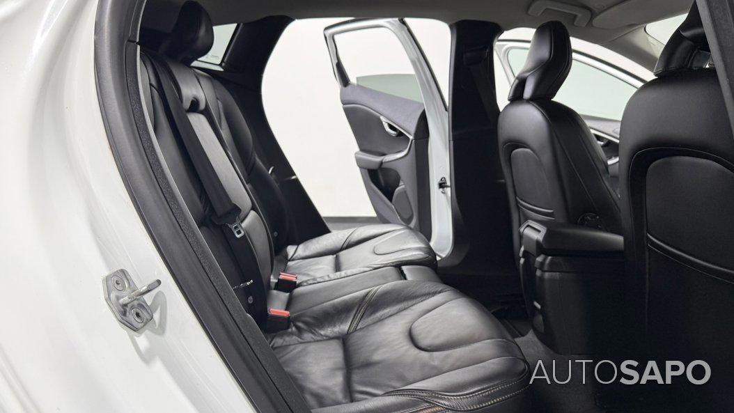 Volvo V40 Cross Country 1.6 D2 Momentum de 2014