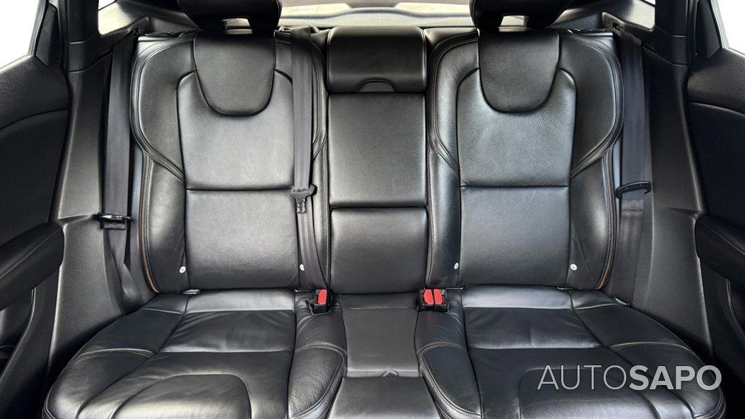 Volvo V40 Cross Country 1.6 D2 Momentum de 2014