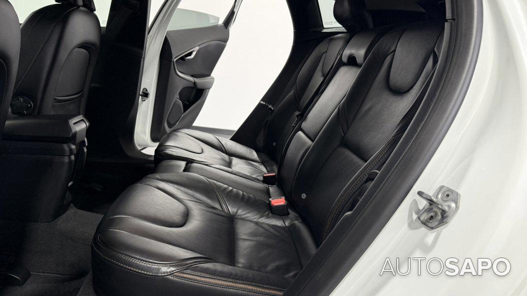 Volvo V40 Cross Country 1.6 D2 Momentum de 2014