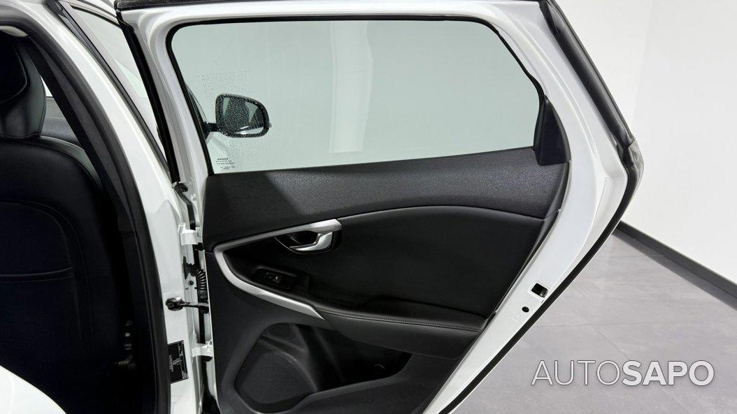 Volvo V40 Cross Country 1.6 D2 Momentum de 2014