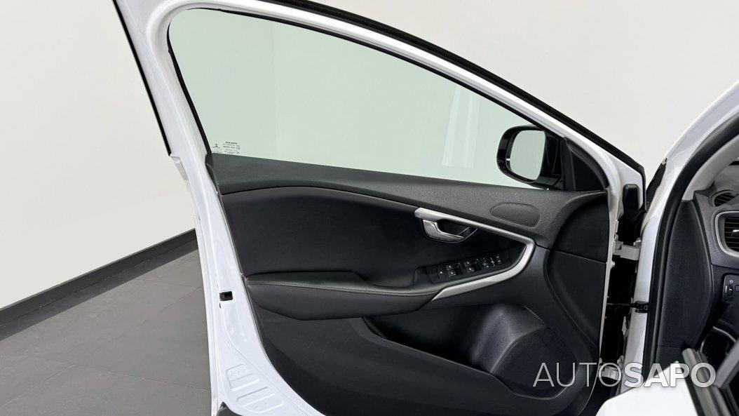 Volvo V40 Cross Country 1.6 D2 Momentum de 2014