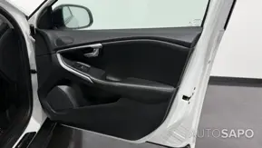 Volvo V40 Cross Country 1.6 D2 Momentum de 2014