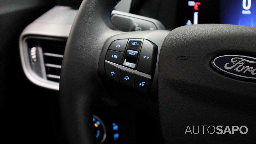 Ford Tourneo Courier 1.0 EcoBoost Titanium de 2025