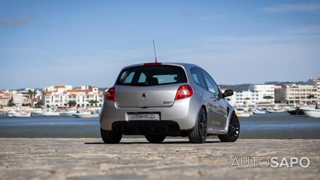 Renault Clio 2.0 16V Sport de 2007