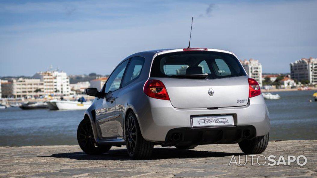 Renault Clio 2.0 16V Sport de 2007