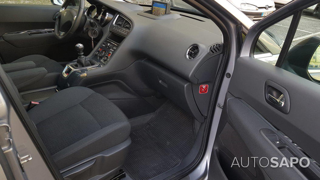 Peugeot 5008 1.6 e-HDi 7L Allure CMP6 de 2015