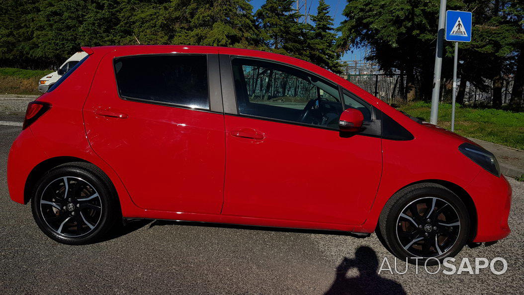 Toyota Yaris 1.4 D-4D High Pack+NAVI de 2015