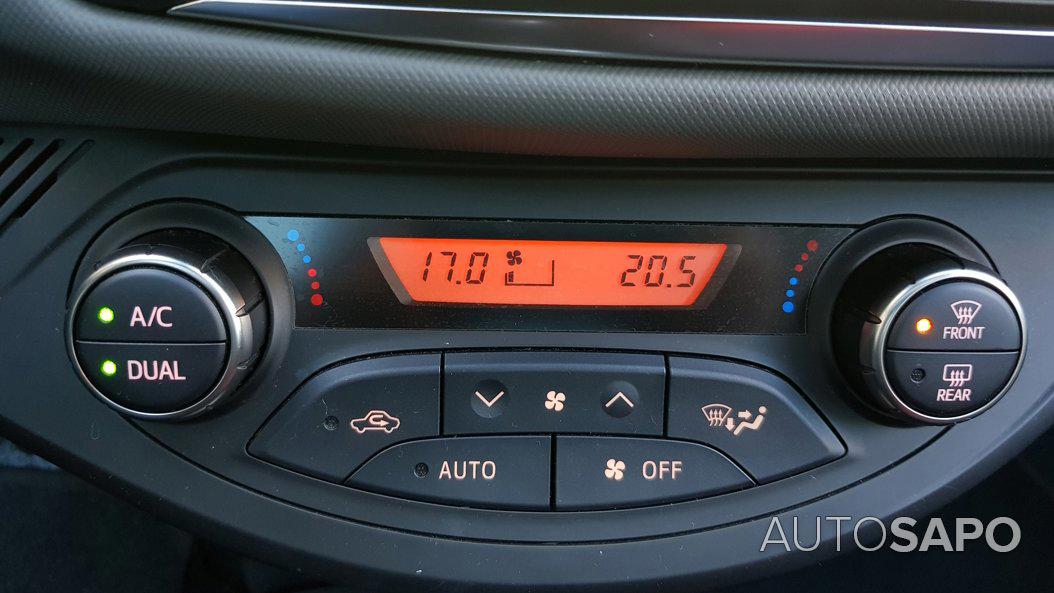 Toyota Yaris 1.4 D-4D High Pack+NAVI de 2015