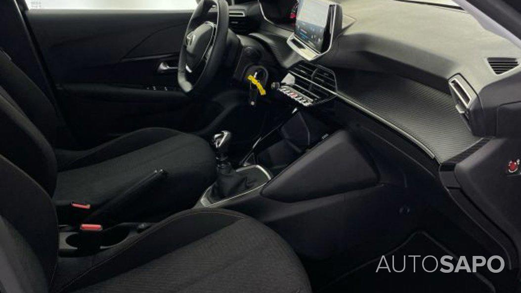 Peugeot 208 1.2 PureTech Style de 2025