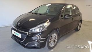 Peugeot 208 1.2 PureTech Life Signature de 2019