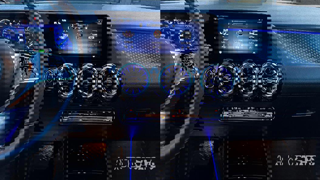 Mercedes-Benz EQA 300 4Matic Progressive de 2024