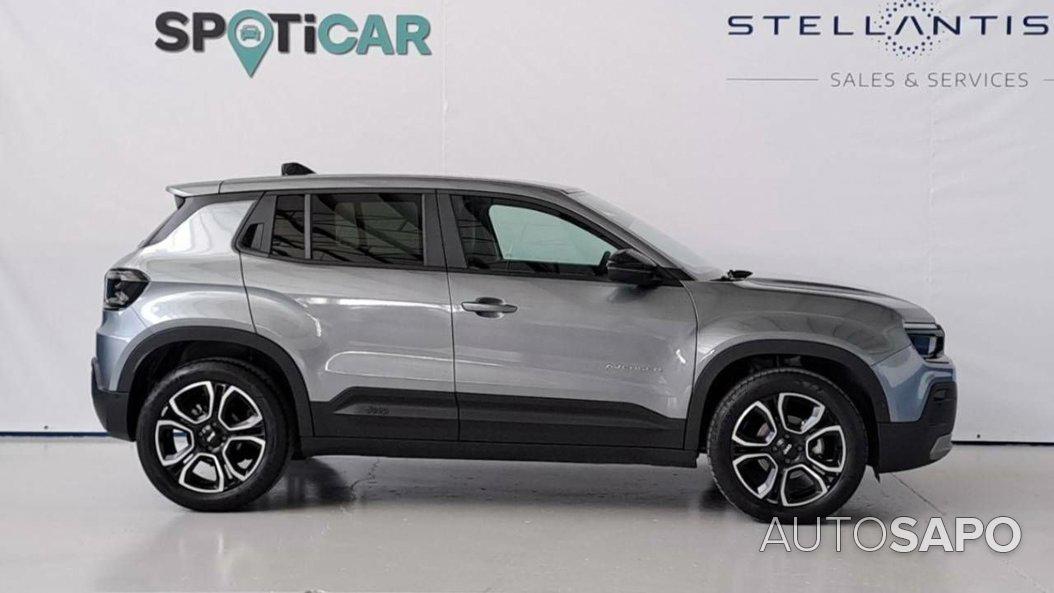 Jeep Avenger 54 kWh Summit de 2025