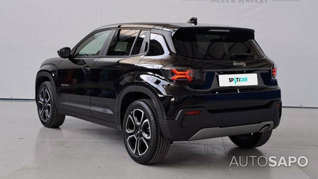 Jeep Avenger 54 kWh Summit de 2025