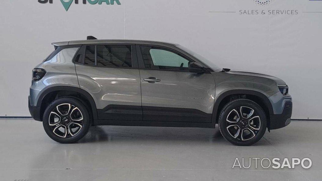 Jeep Avenger 54 kWh Summit de 2025