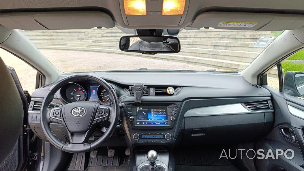 Toyota Avensis 2.0 D-4D Luxury+GPS de 2015