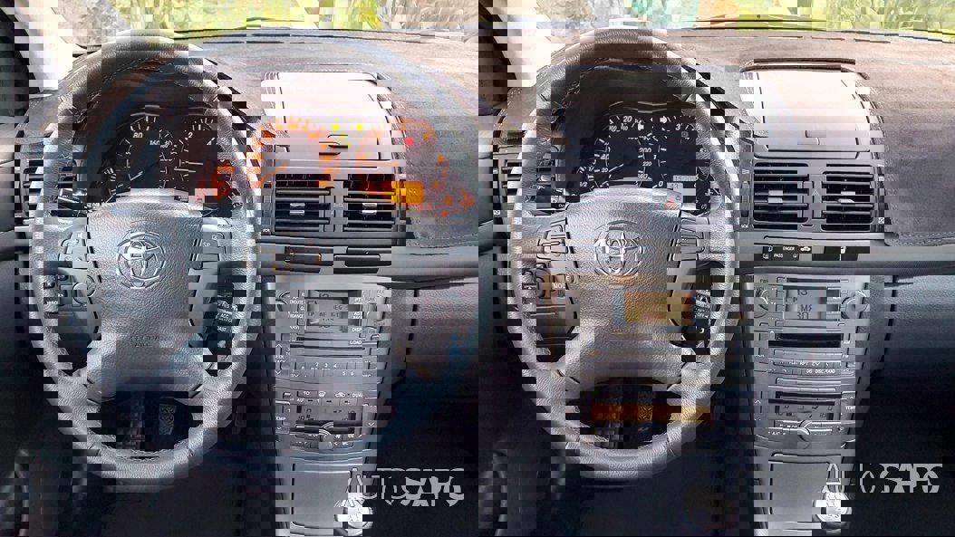 Toyota Avensis 2.0 D-4D Sol de 2008