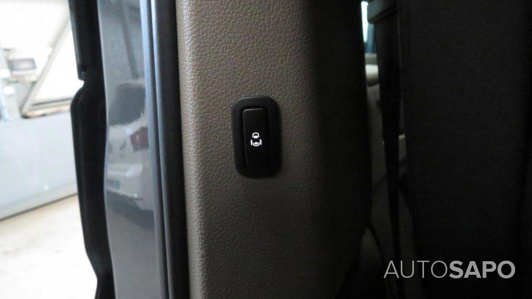 Volkswagen Multivan 2.0 TDI Highline DSG de 2024