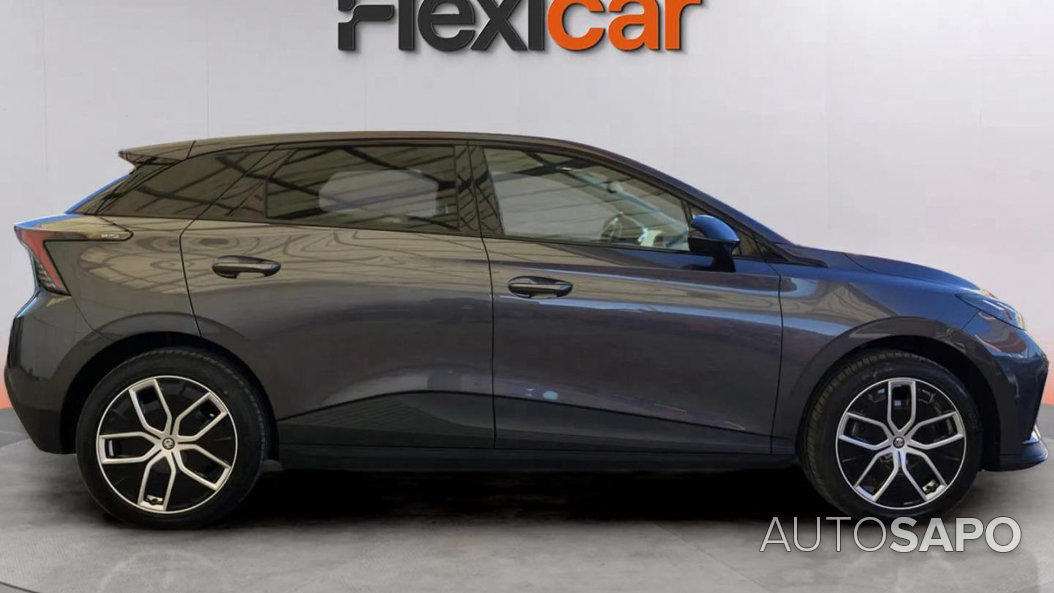 MG MG4 64 kWh Luxury de 2025