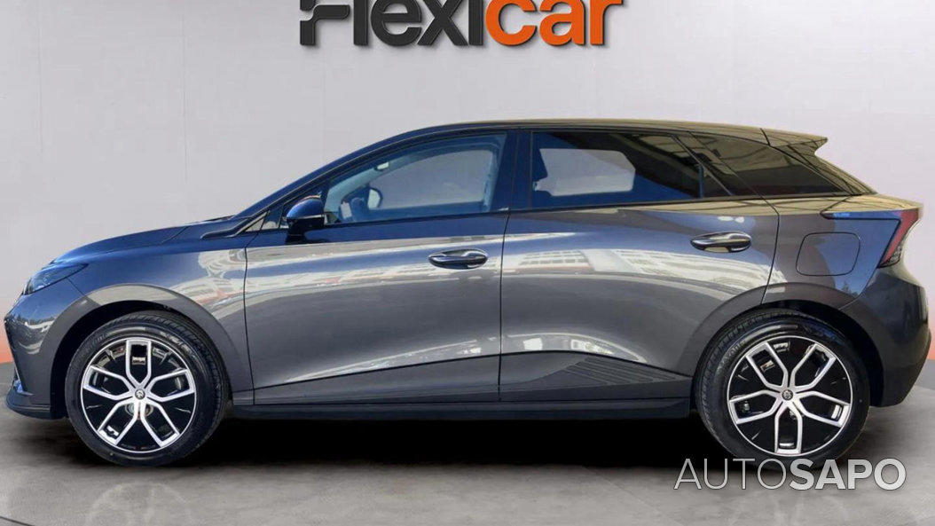 MG MG4 64 kWh Luxury de 2025