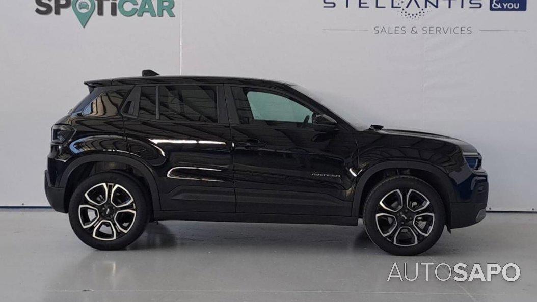 Jeep Avenger 54 kWh Summit de 2025