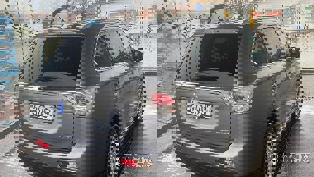 Mitsubishi Outlander 2.2 DI-D Instyle Navi de 2015