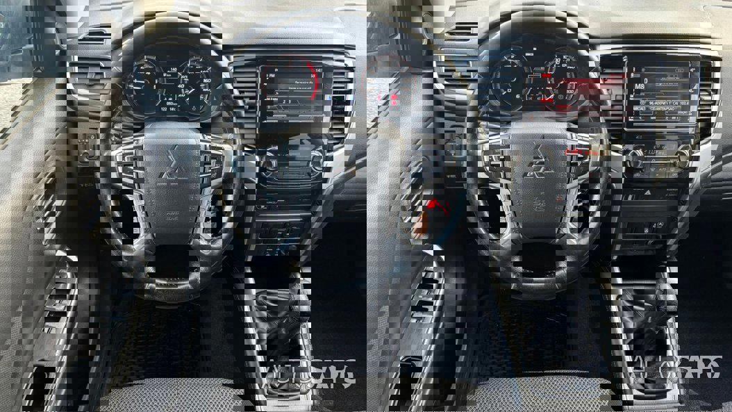 Mitsubishi L200 Strakar de 2020