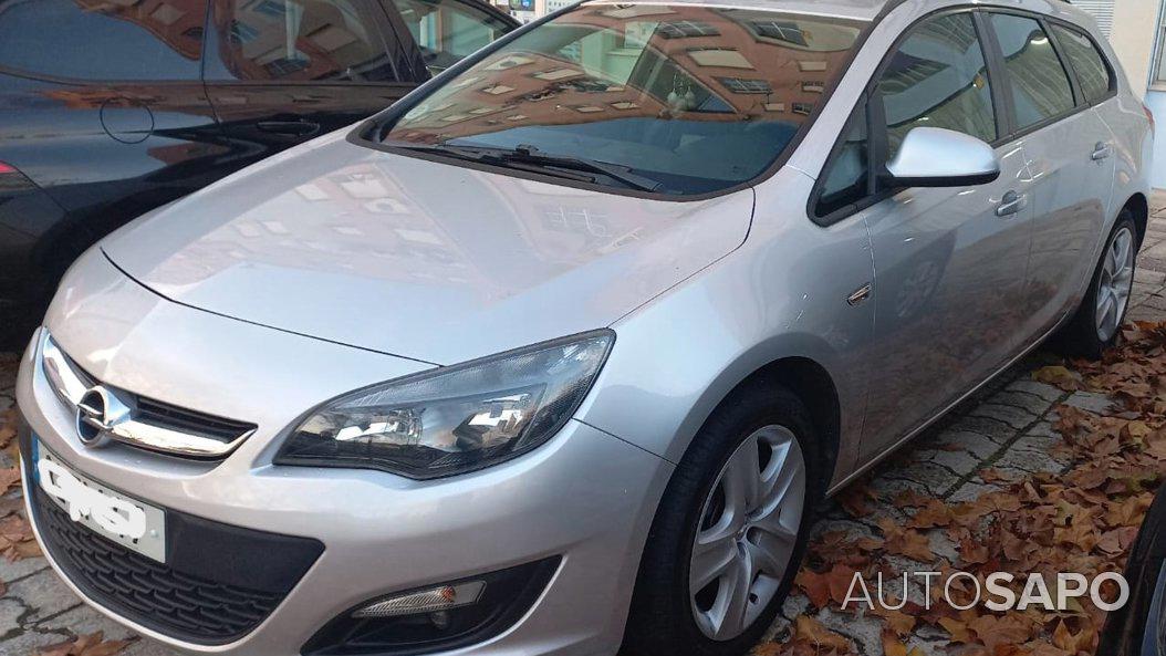 Opel Astra J Sports Tourer de 2014