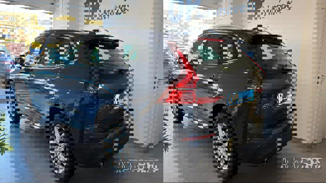 Volvo XC60 2.0 B4 Momentum Plus Geartronic de 2021