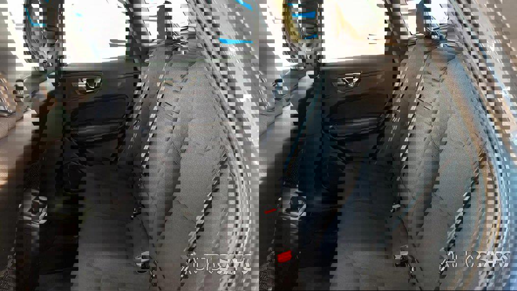 Volvo XC60 2.0 B4 Momentum Plus Geartronic de 2021