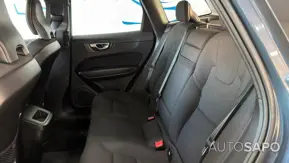 Volvo XC60 2.0 B4 Momentum Plus Geartronic de 2021