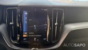 Volvo XC60 2.0 B4 Momentum Plus Geartronic de 2021